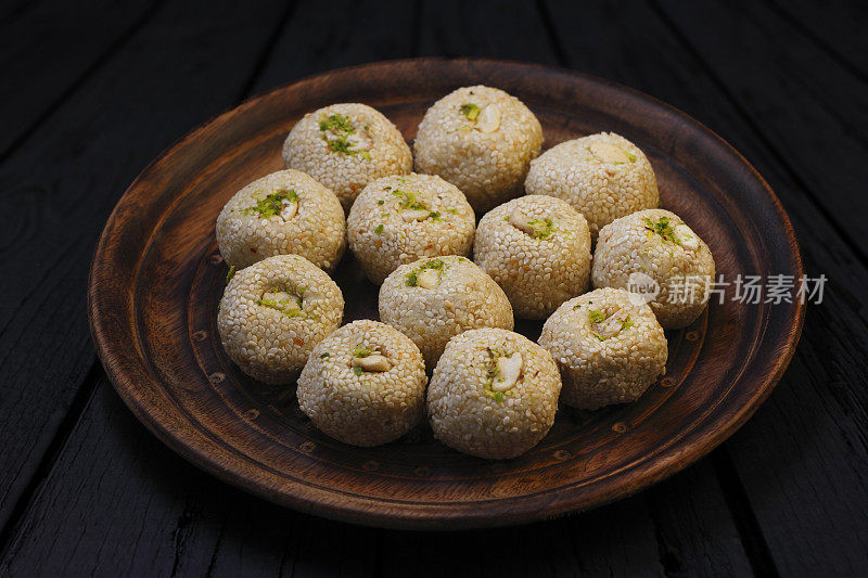 印度传统甜食Til Laddu